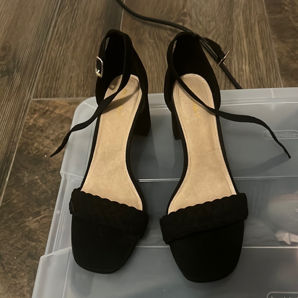 Never worn old navy heels womens size 9 NWOT